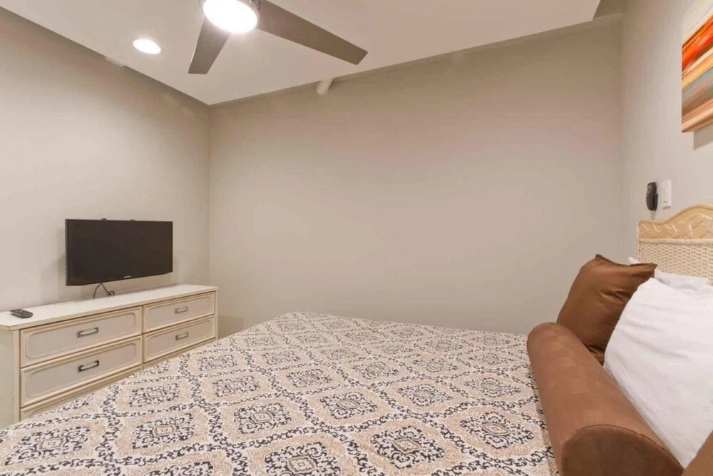 Aquarius Condominium 706