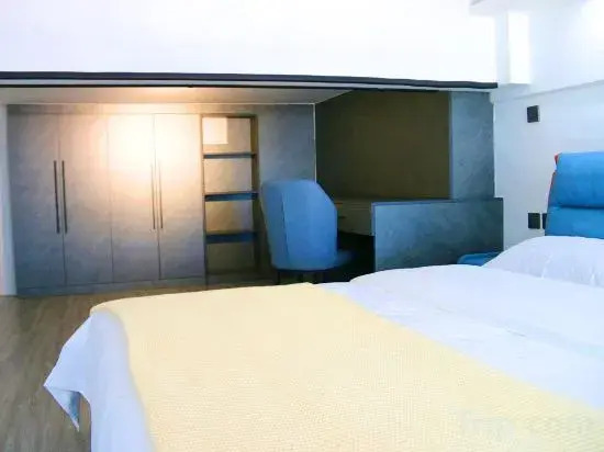 Duben Xiong Rizu Apartment