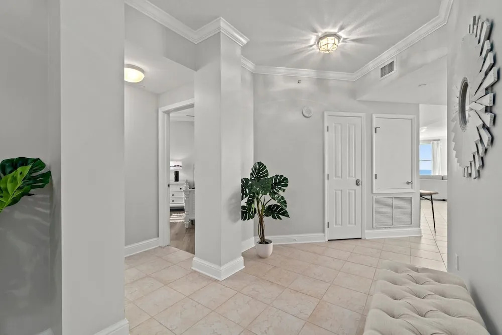 Luxury Beachfront Condo w/ 2 Balconies! Sleeps 8! Walk to Pier Park!