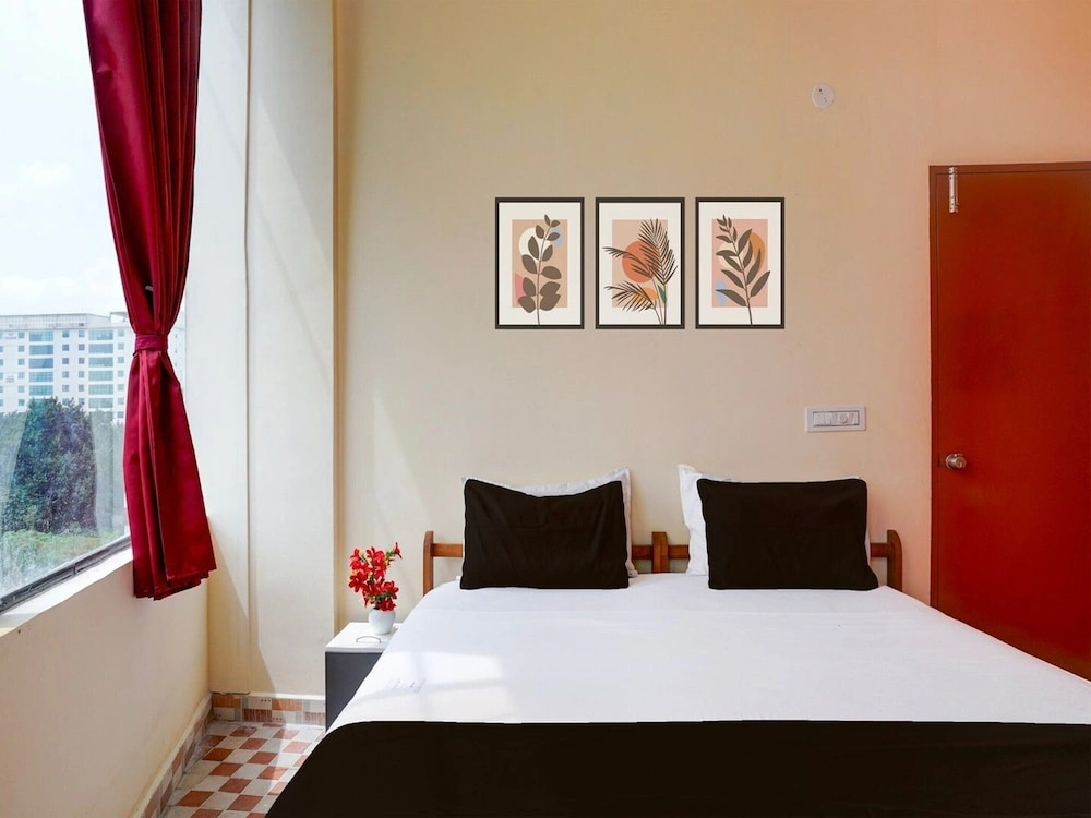 Deluxesree Residency
