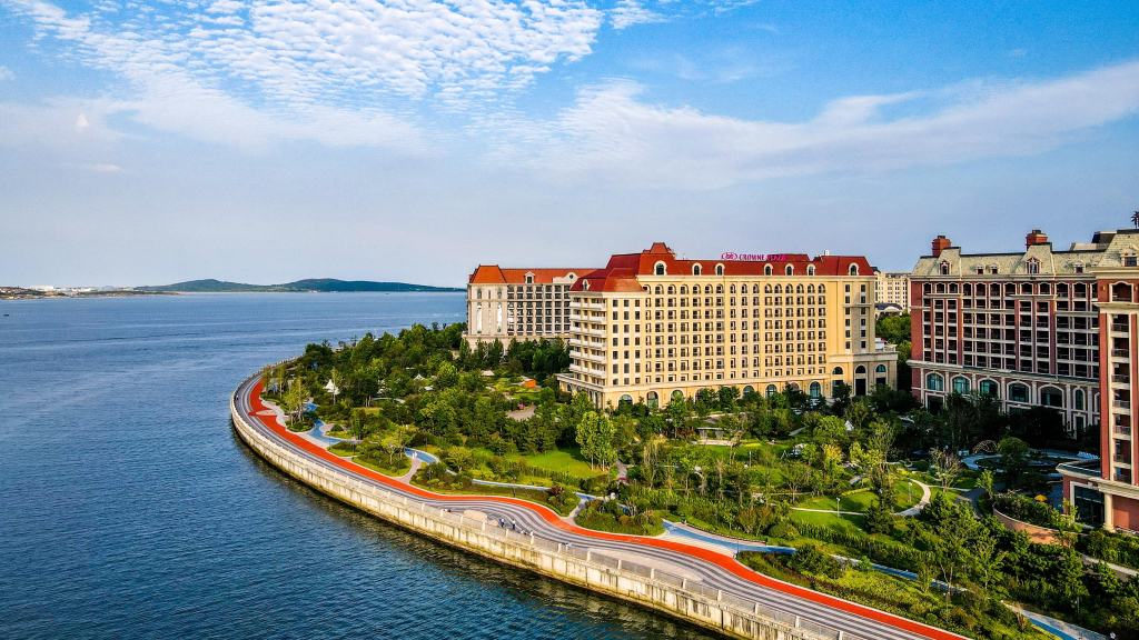 Crowne Plaza QingdaoOriental Movie Metropolis by IHG