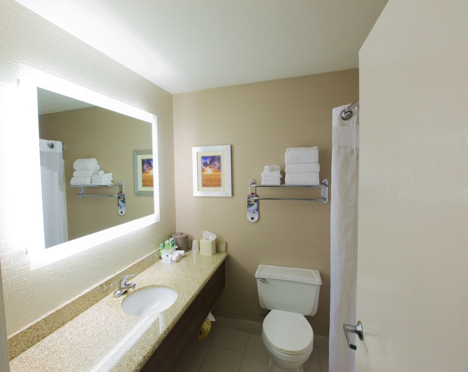Holiday Inn Express Fargo - West Acres by IHG