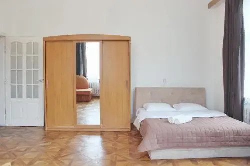 Apartments on Yaroslava Mudrogo street 27