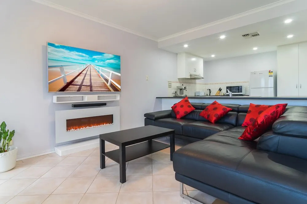 Port Adelaide Harbourside Home