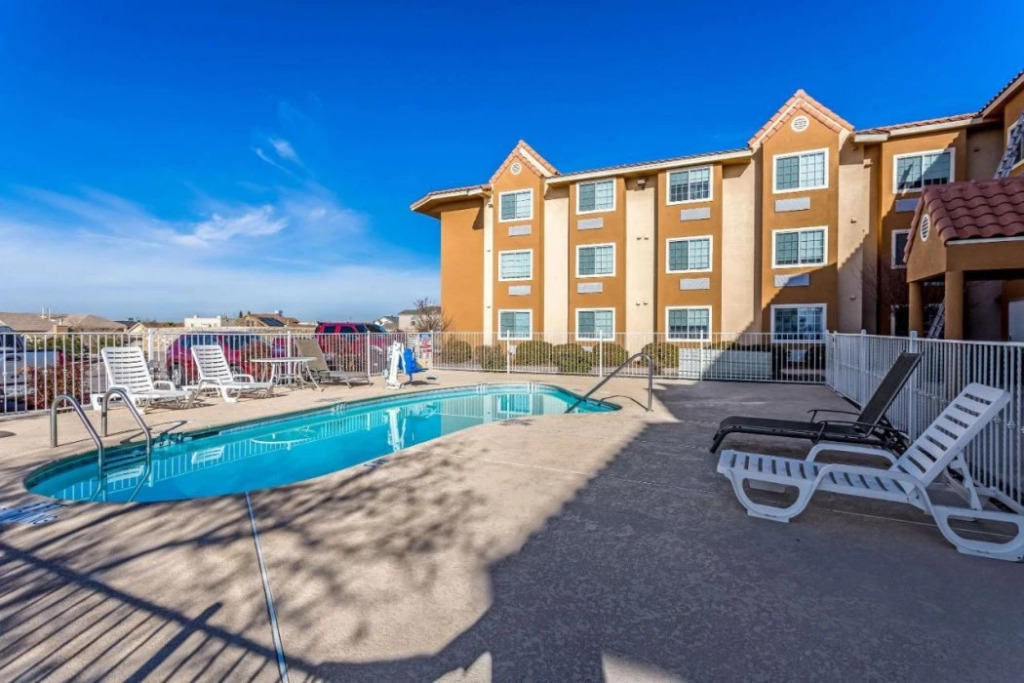Quality Inn & Suites Monterey I-40
