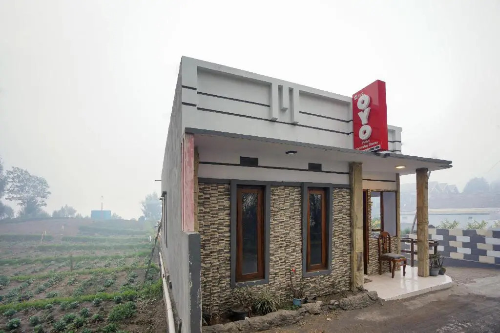 OYO 2120 Pieter Homestay Bromo
