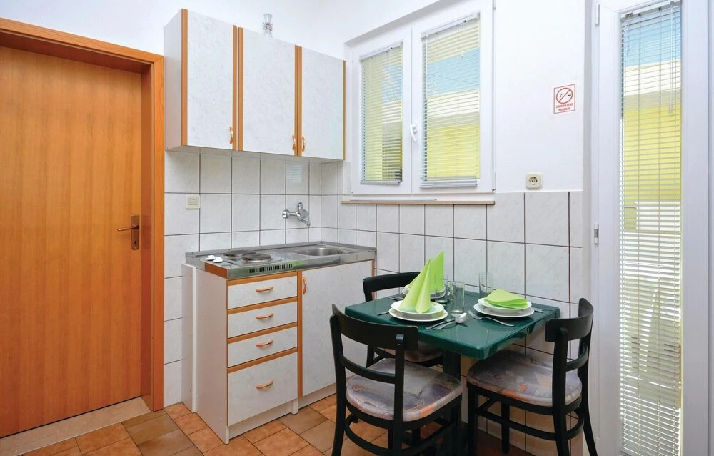 Beautiful Home in Lokva Rogoznica With Wifi and 4 Bedrooms