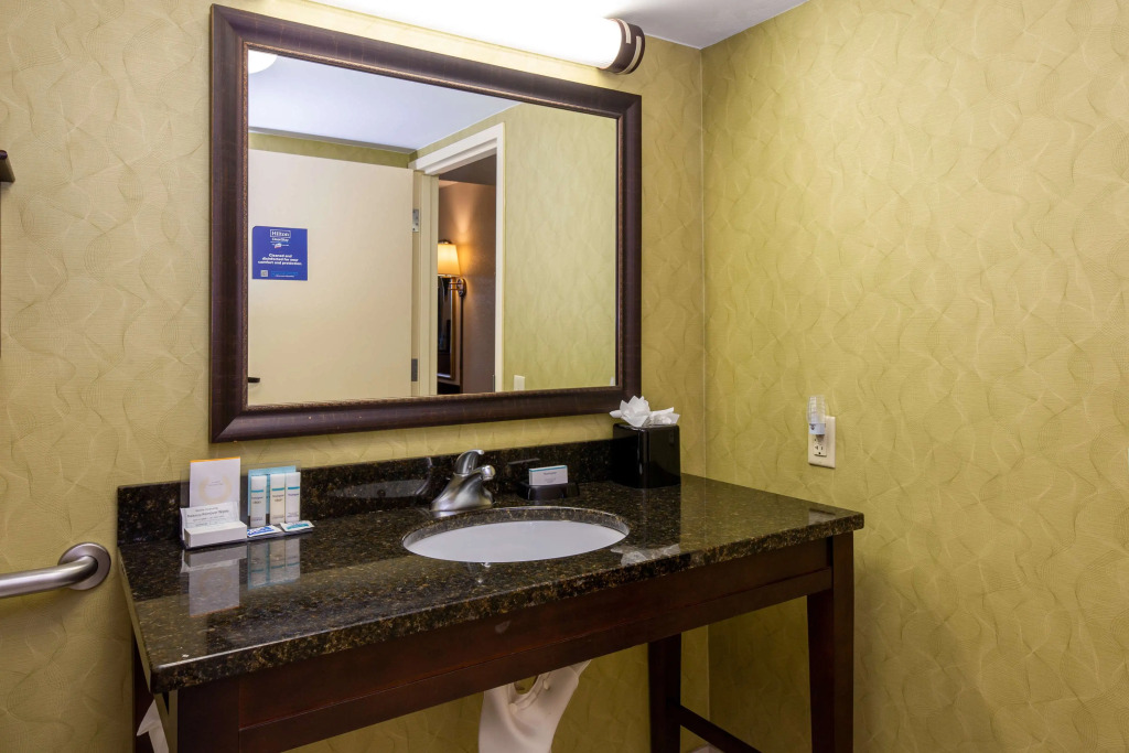 Hampton Inn Winston-Salem Hanes Mall