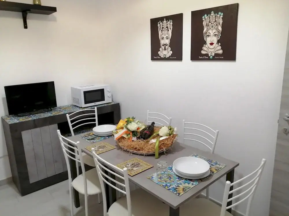 Sikania Rooms
