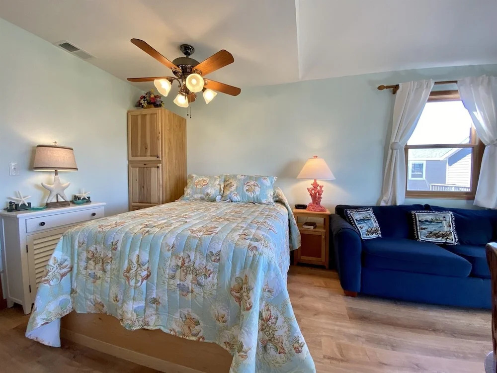 NC 12 56821-31 Condo by RedAwning