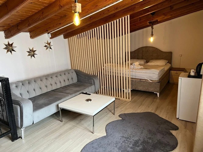 Tuzla Liya Otel Carşı