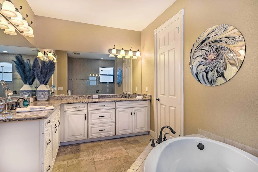 'casa Getaway' Cape Coral Home w/ Lanai & Pool!