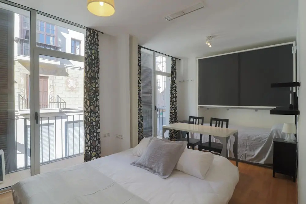Open Plan Studio in Carreteria
