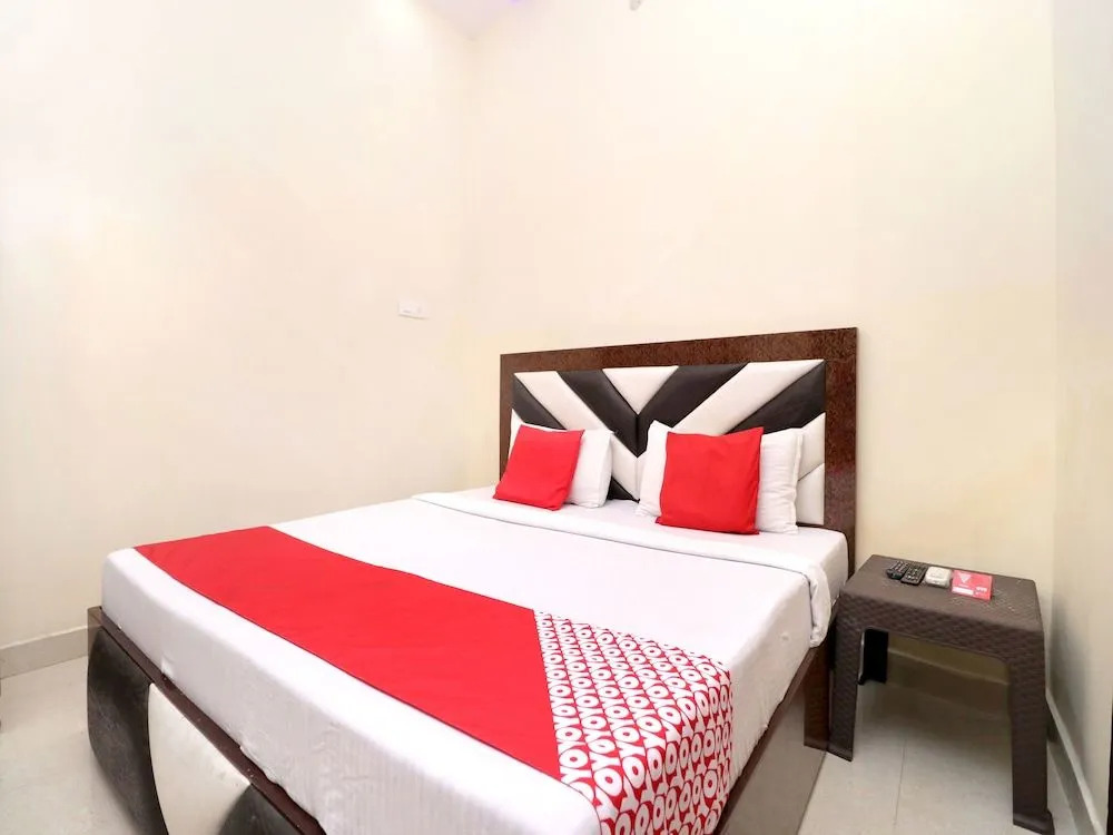 OYO 16494 Dhunna Guest House