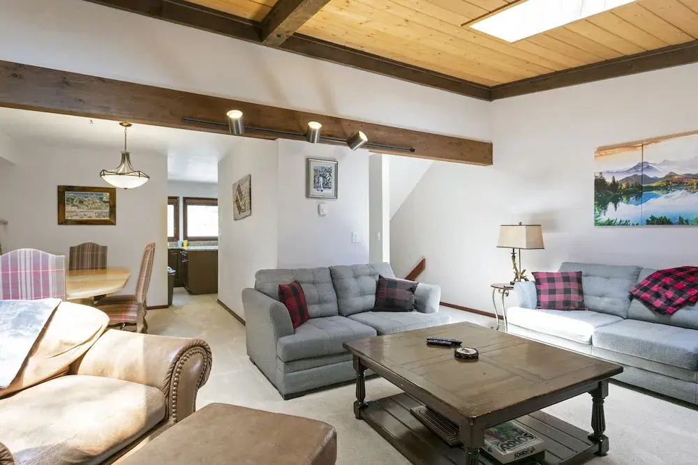 G3 Meadow Creek 3 Bedroom Townhouse by RedAwning