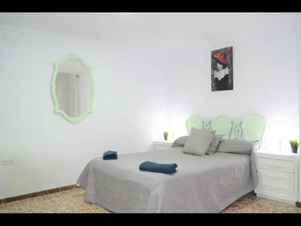 Beautiful 1 Bedroom Apartment With Gallery and Air Conditioning Cb6yr