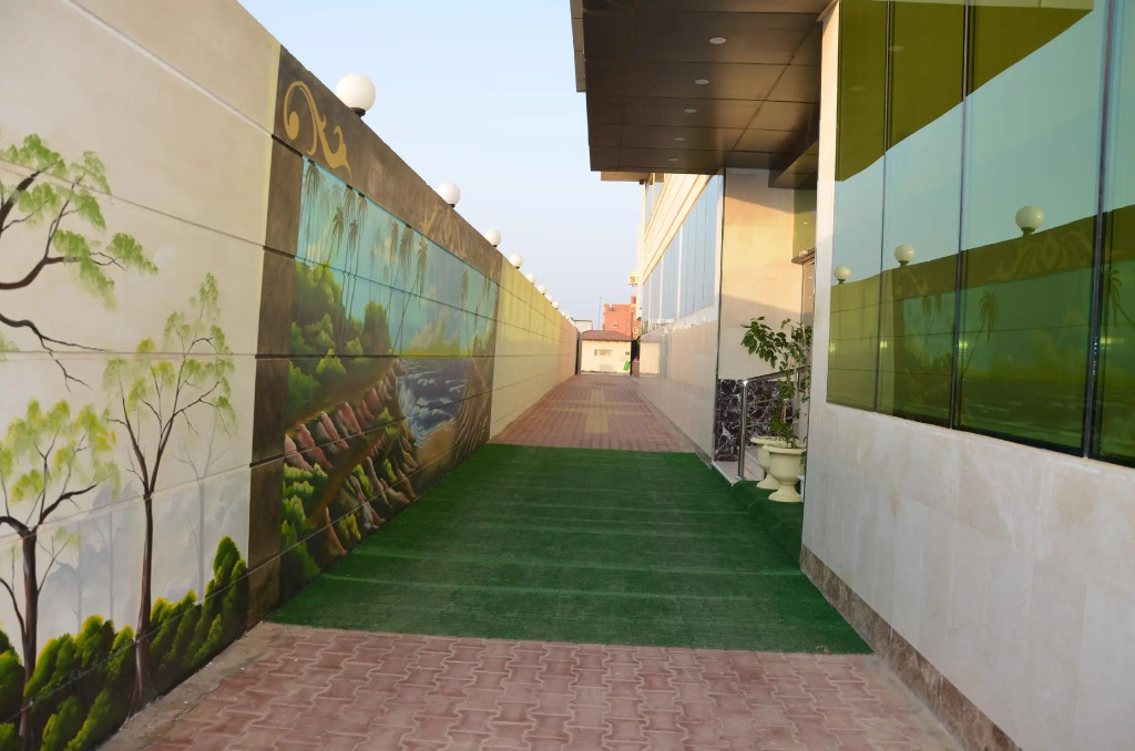 Golden Armada Hotel