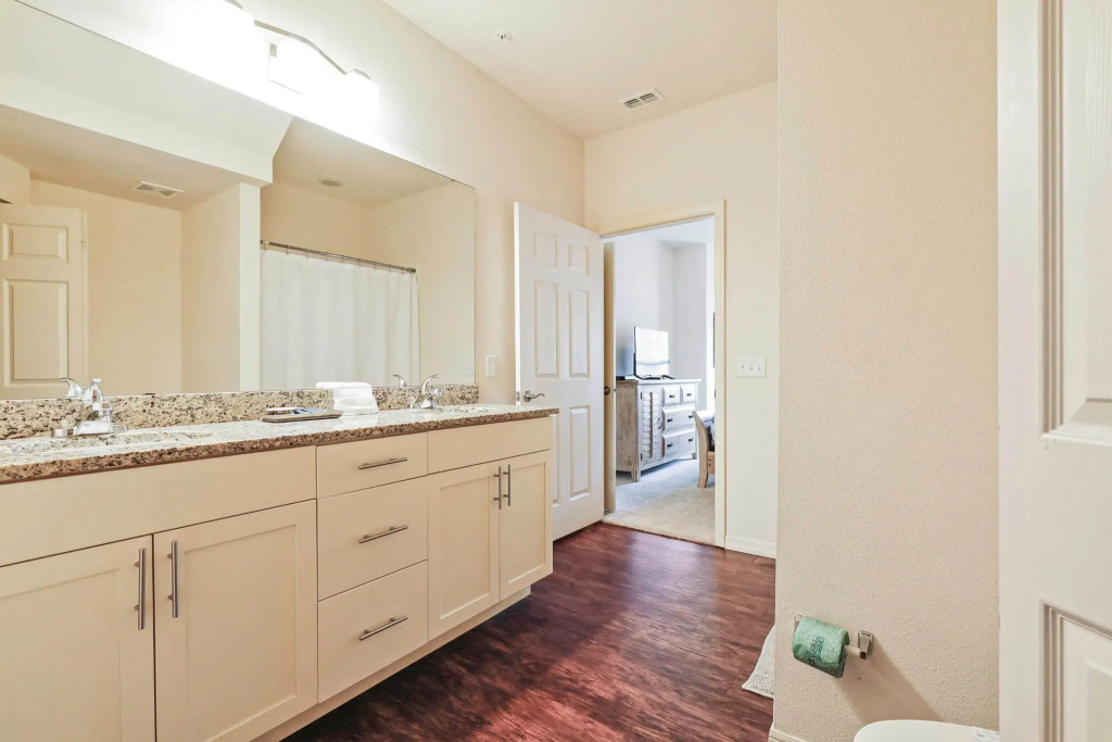 Family Spacious 3BR Townhouse With Pool Access