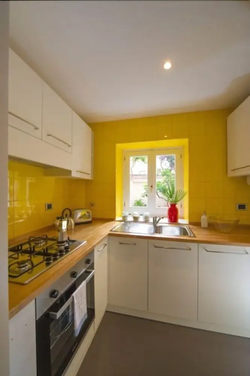 Gorgeous Newly Renovated Flat Near Colosseum!