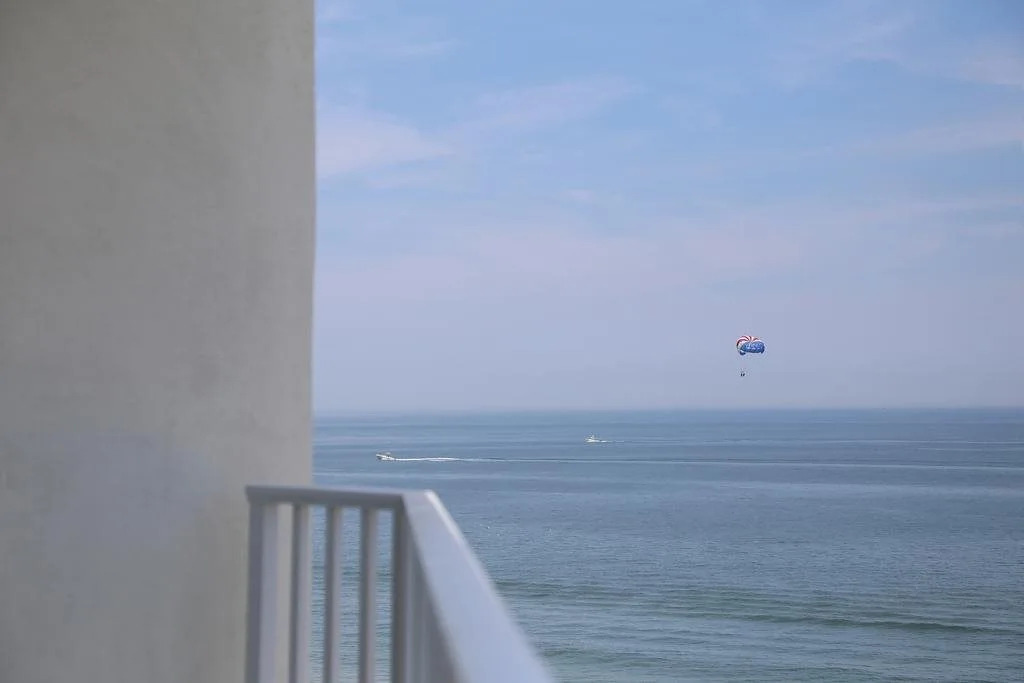 Surfbreak Virginia Beach Oceanfront, an Ascend Collection Hotel