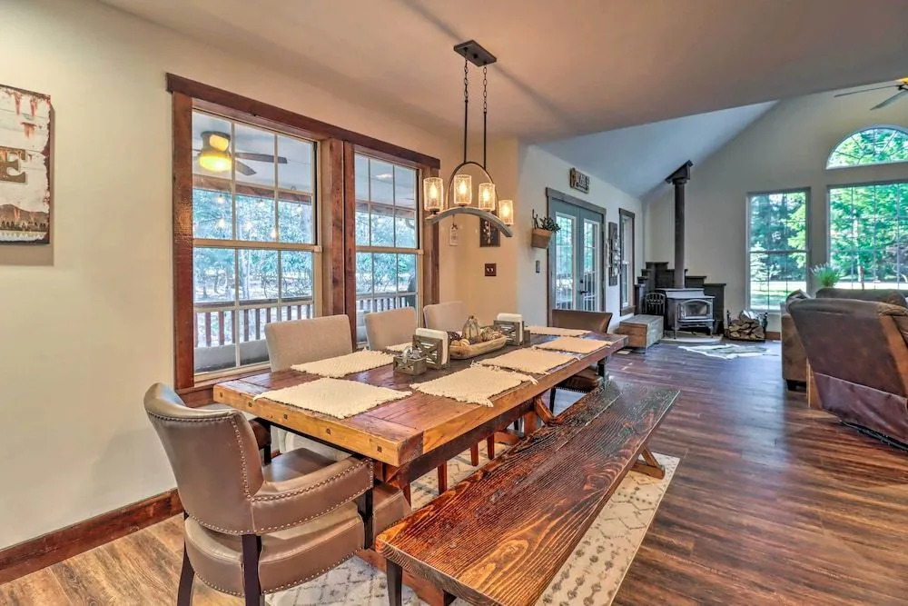 Hot Tub, Beach Access: Albrightsville Retreat