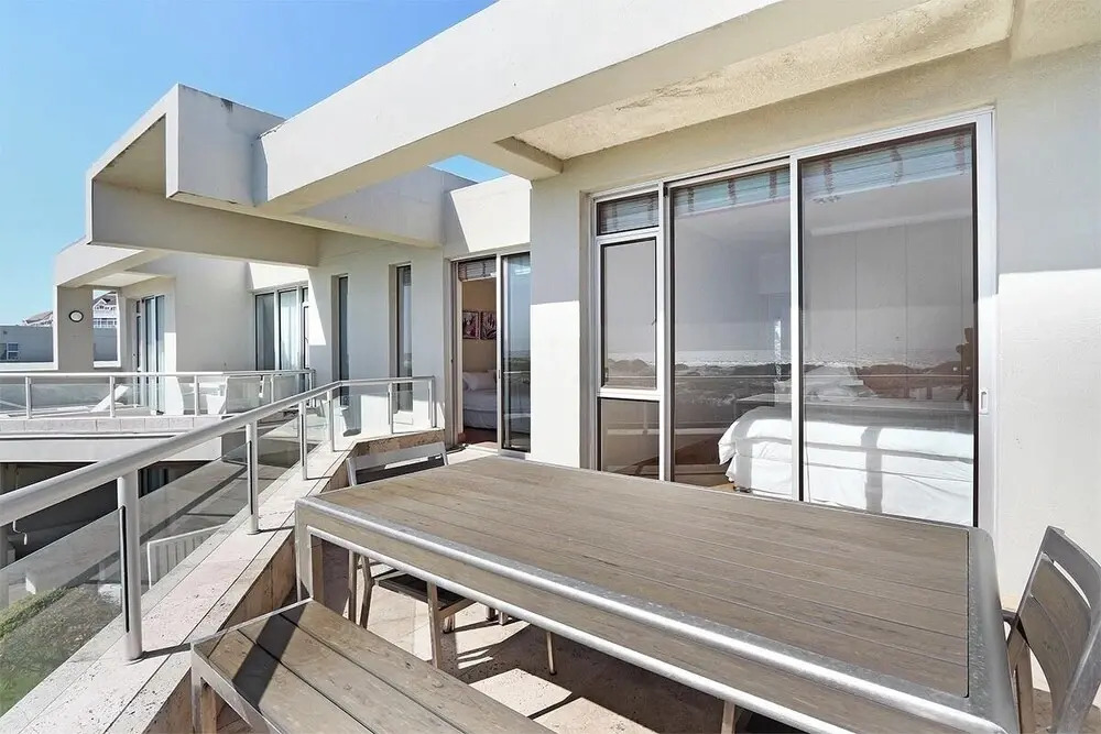 Dolphin Beach E5