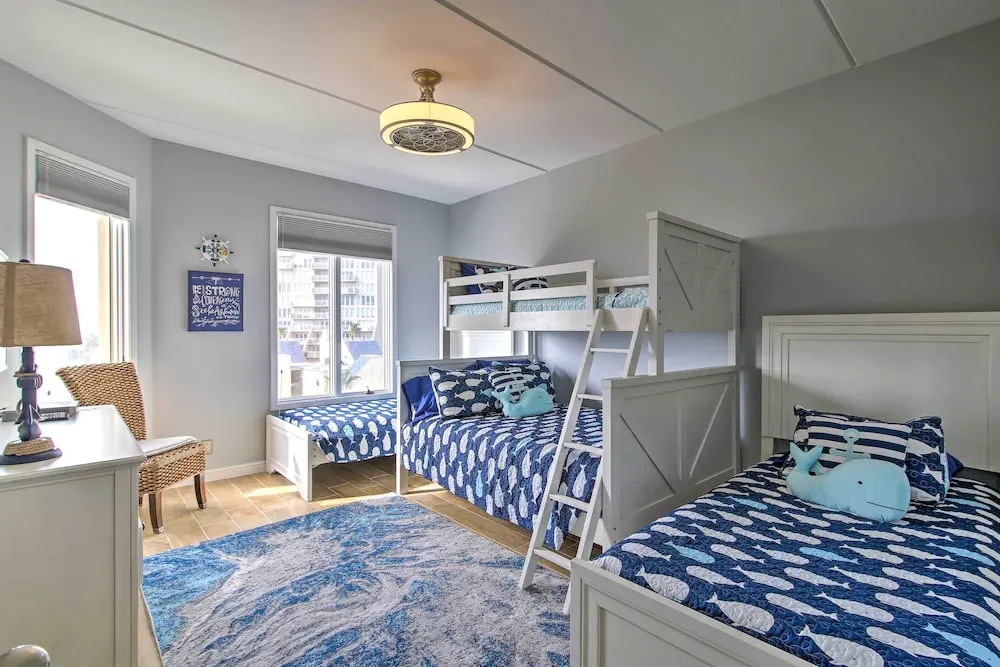 Sunny SPI Las Villas Condo w/ Resort Amenities