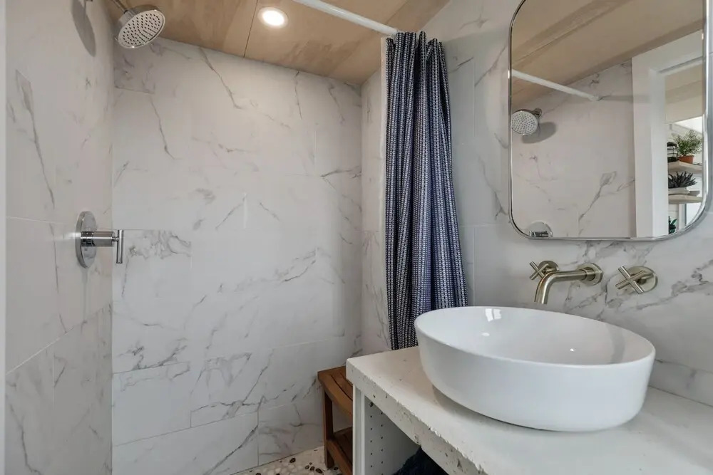 Luxury Tiny Home w/ Hot Tub&grill
