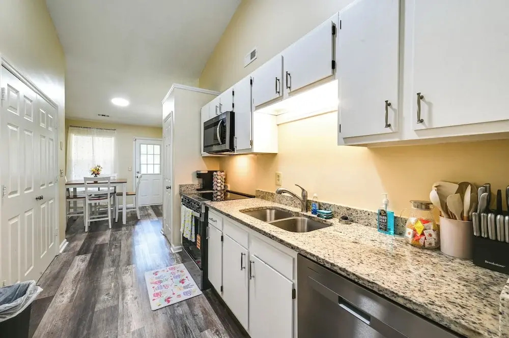 Easy ECU Access: Modern Home w/ Patio!