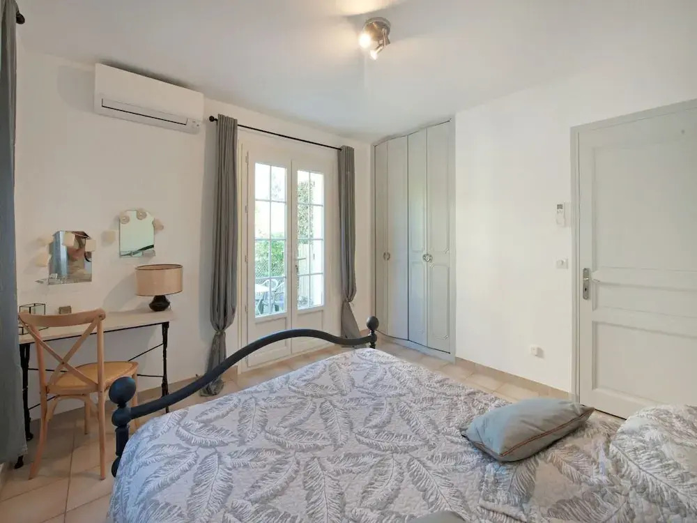 Riviera Hideaway for 2 Guests