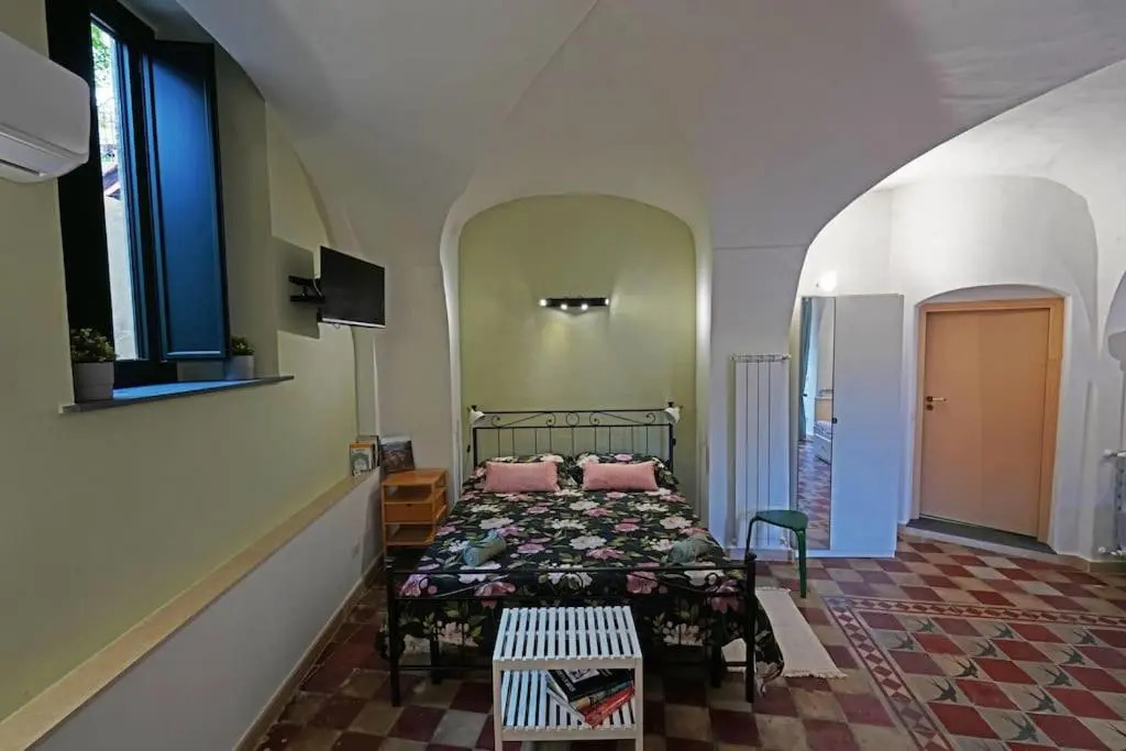 Via Vastea 43, tra il barocco e il mare