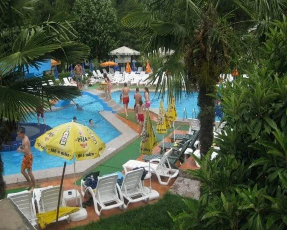 Riza Hotel