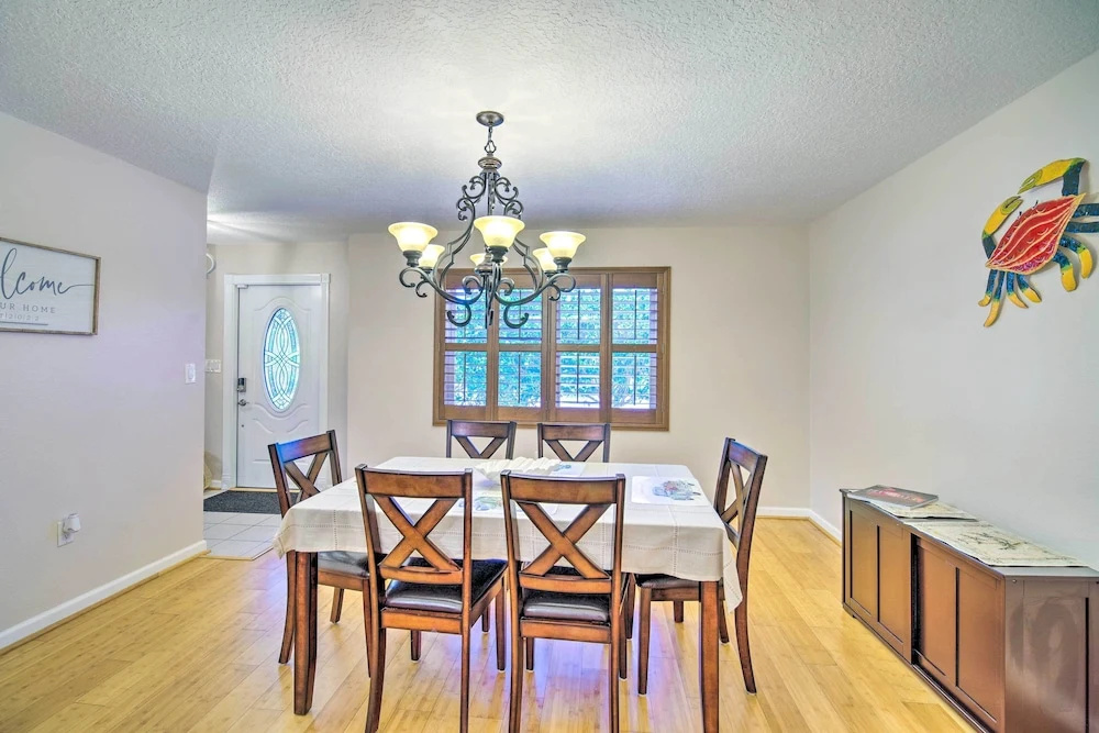 Spacious Satellite Beach Home: Walk to Shore!