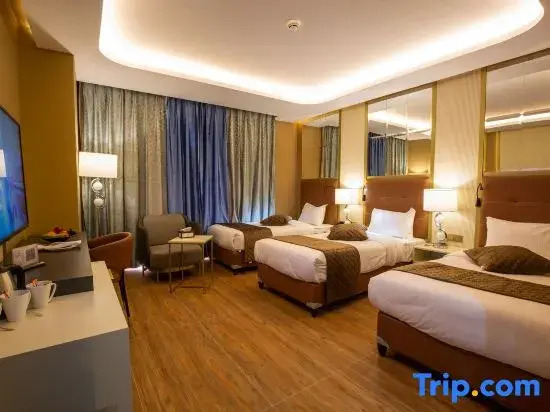 Petra Moon Luxury Hotel