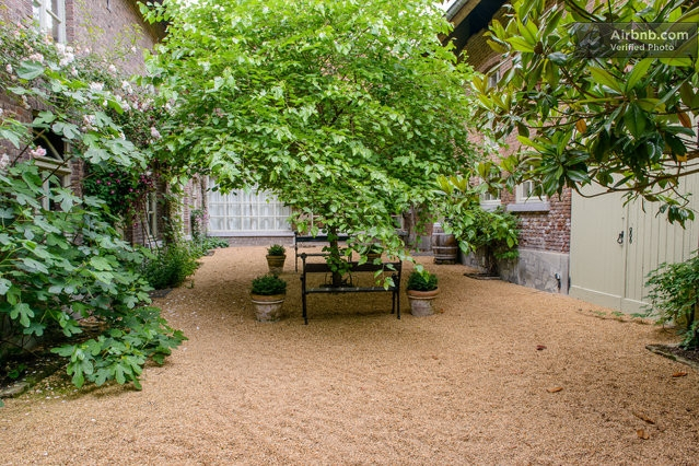 B&B Rose Court