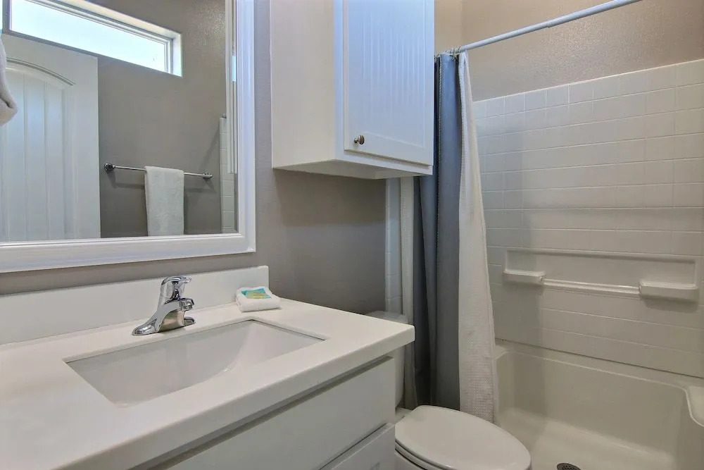 Good Times and Tan Lines - 4 Br home