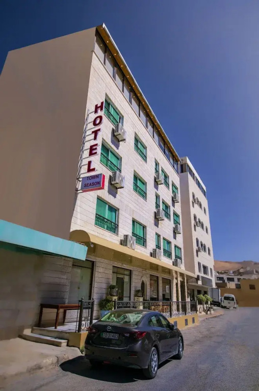 Town Season Hotel