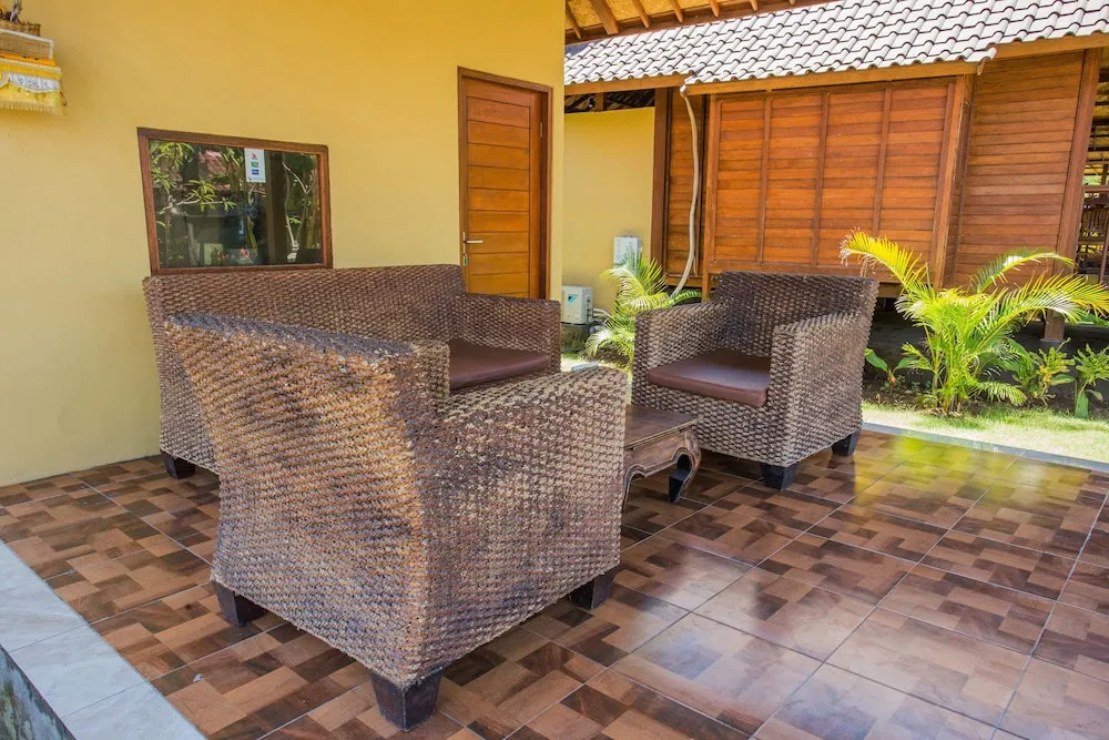 Samanta Huts
