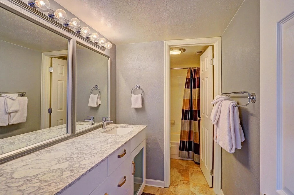 Ski and Racquet Club Condo