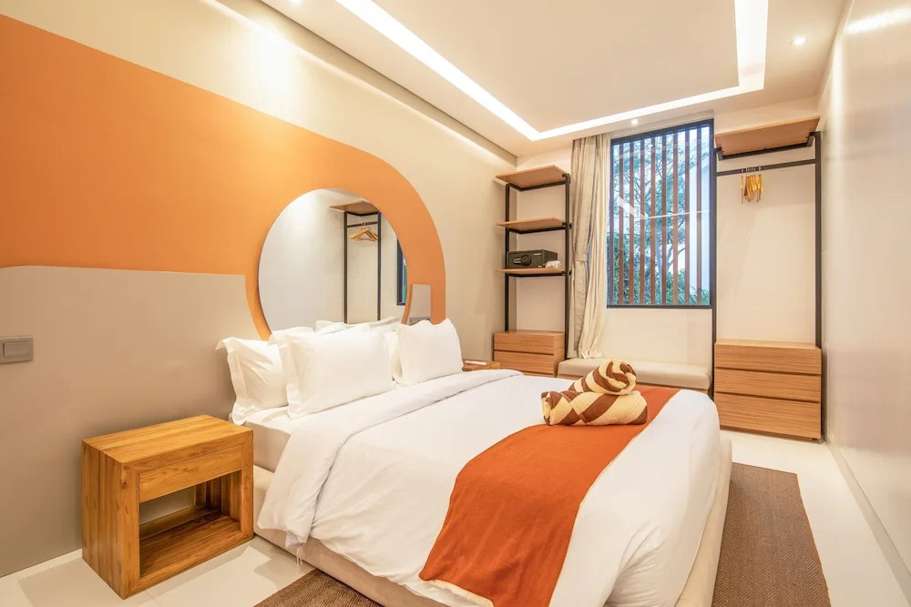 Opulent 6 BR in Canggu, 300m to Café Del mar