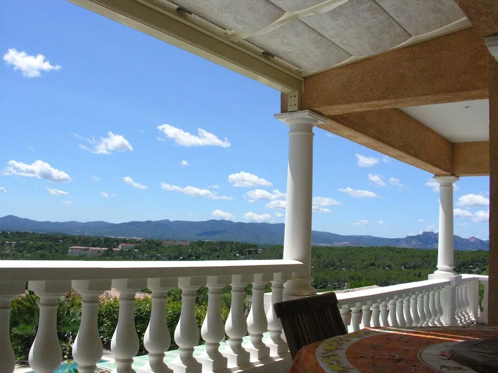 Villa With 3 Bedrooms in Fréjus, With Wonderful Mountain View, Private