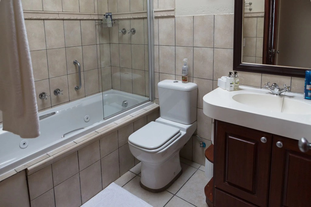 Blaauw Village Guest House