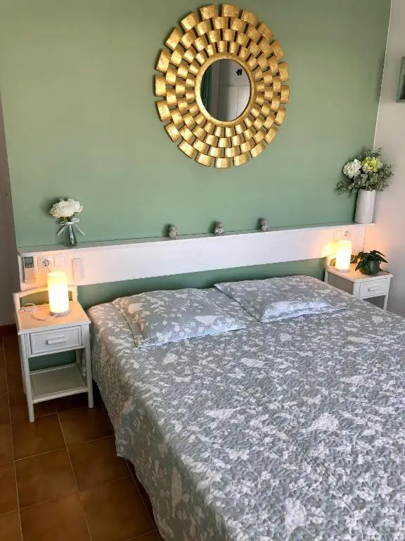 Appartement 80 m2,Port Rhodes D-2 chambres, terrasse panoramique, vue sur le canal principal d’Empuriabrava