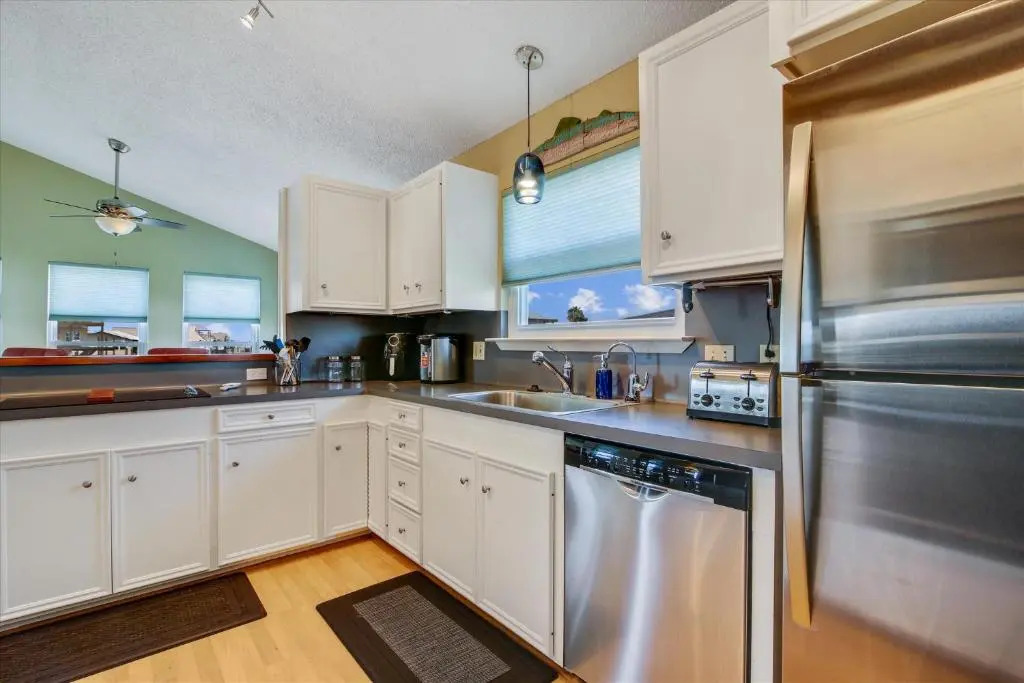 Canal Breeze by Ryson Vacation Rentals