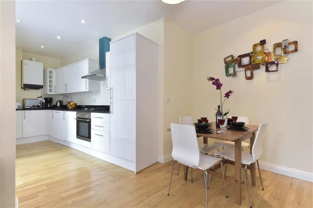 Chancery Lane - 1 Bedroom Apartment, 4Th Floor - Aak 48752