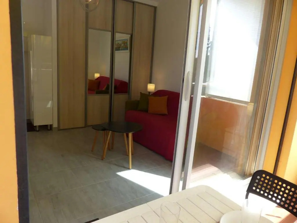 Appartement Le Lavandou, 1 pièce, 2 personnes - FR-1-308-110