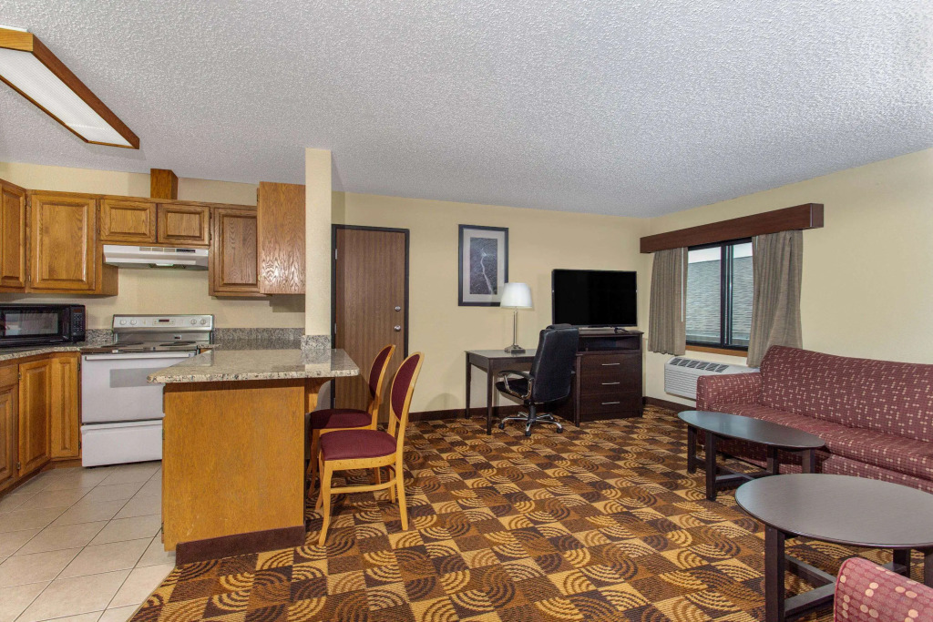 AmericInn by Wyndham Elkhorn Near Lake Geneva