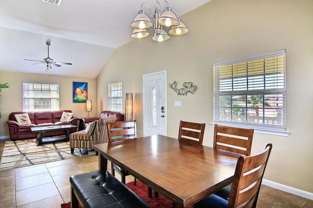 Pop-A-Top - 3 Br home