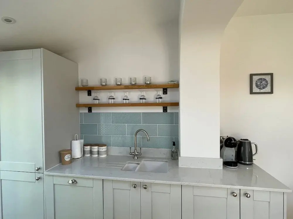 Charming Seaside Cottage - 5-min Walk to Beach