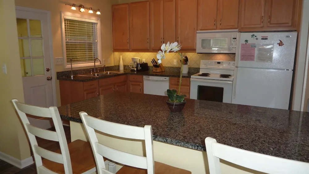 Mellow Yellow - 3 Br Home